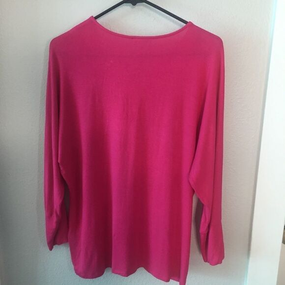 Like new Calvin Klein blouse - Picture 3 of 10